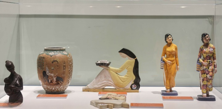 Hình ảnh phụ nữ trên gốm ở Bảo tàng Phụ nữ